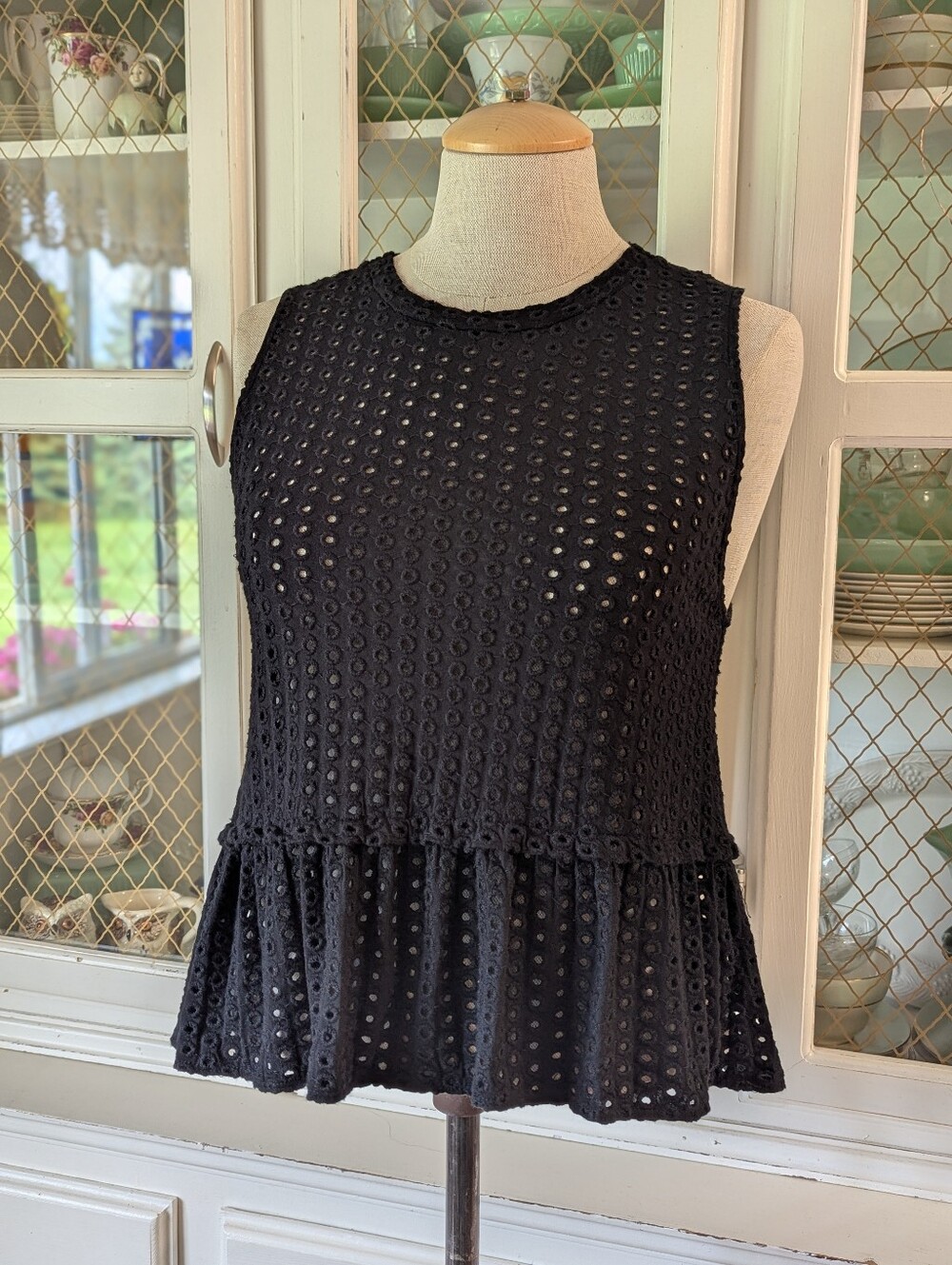 Wilfred Cottagecore Polkadot Eyelet Peplum Stretch Mesh Sleeveless Top - Picture 7 of 9
